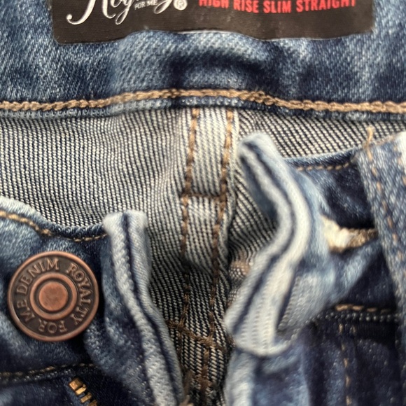 Distressed Jeans - Picture 5 of 7